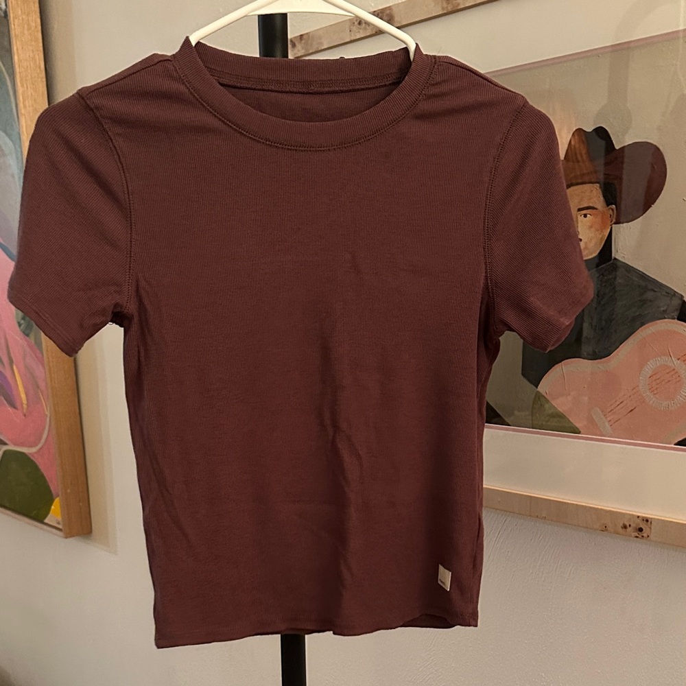 Vuori Rich Brown Short Sleeve Tee